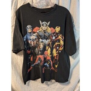 Marvel Super Heroes Tee Shirt XL